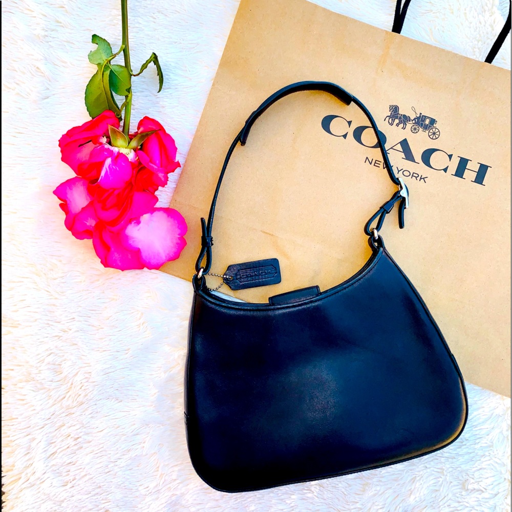Coach Leather shoulder purse